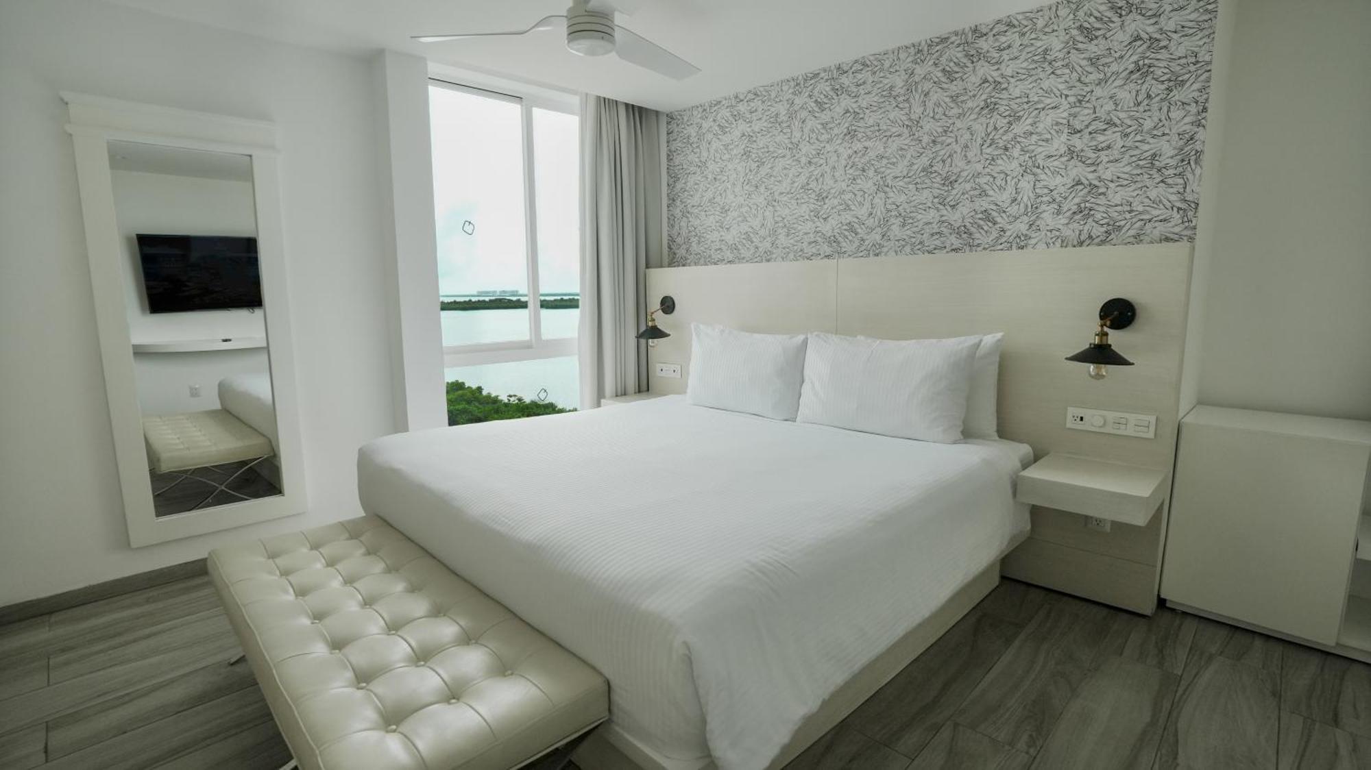 Oleo Playa Cancun
